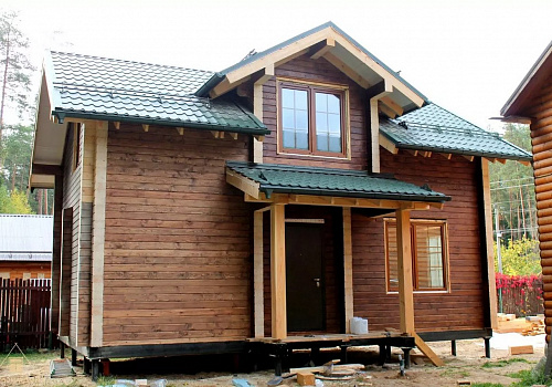 Двухэтажный дом из бруса 192х145 с крыльцом 1 Двухэтажный дом из бруса 192х145 с крыльцом 1