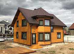 Двухэтажный дом из бруса 192х145 с крыльцом 1